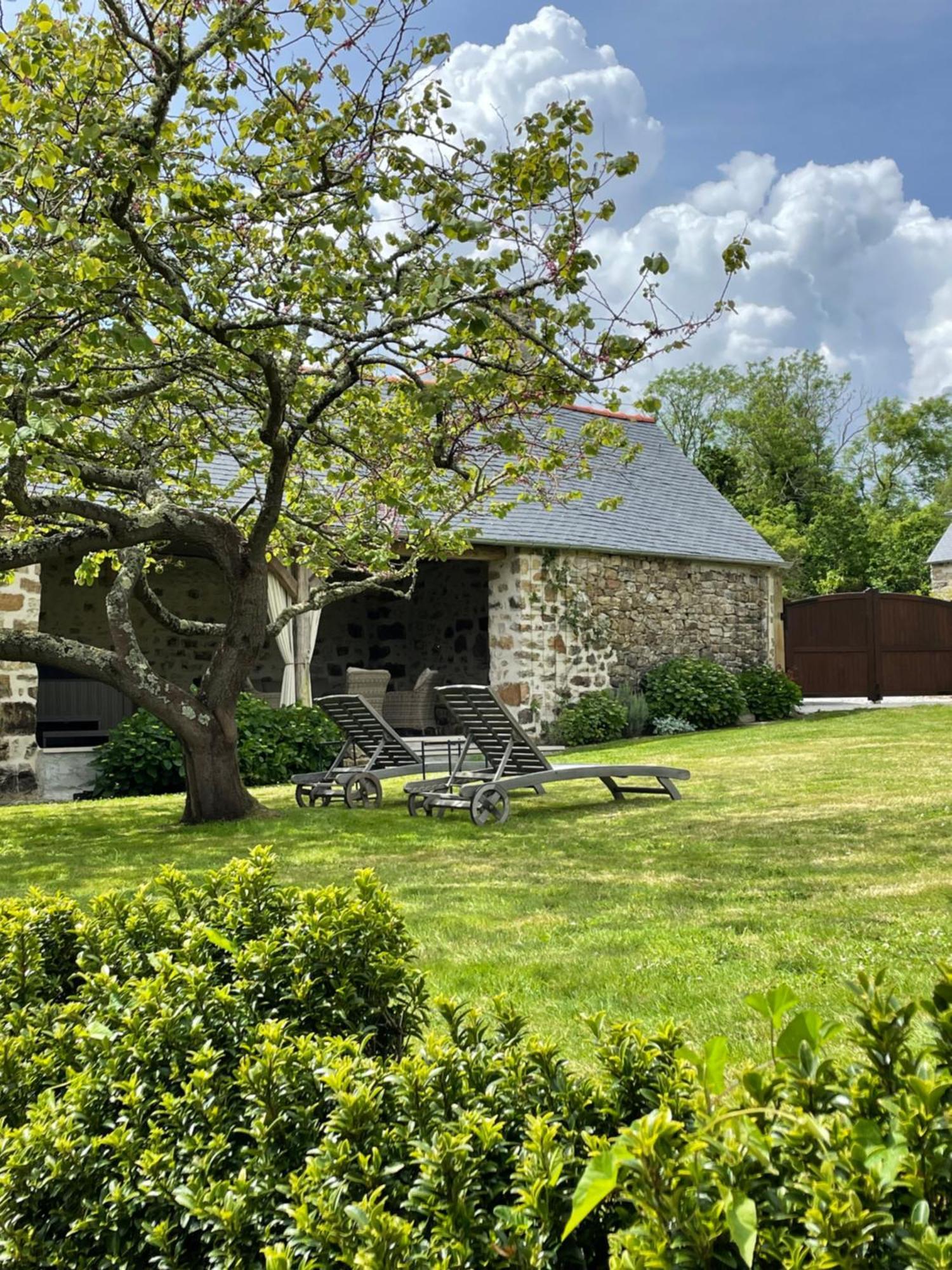 Les Cottages Du Manoir, Jacuzzi -Crozon Exterior photo